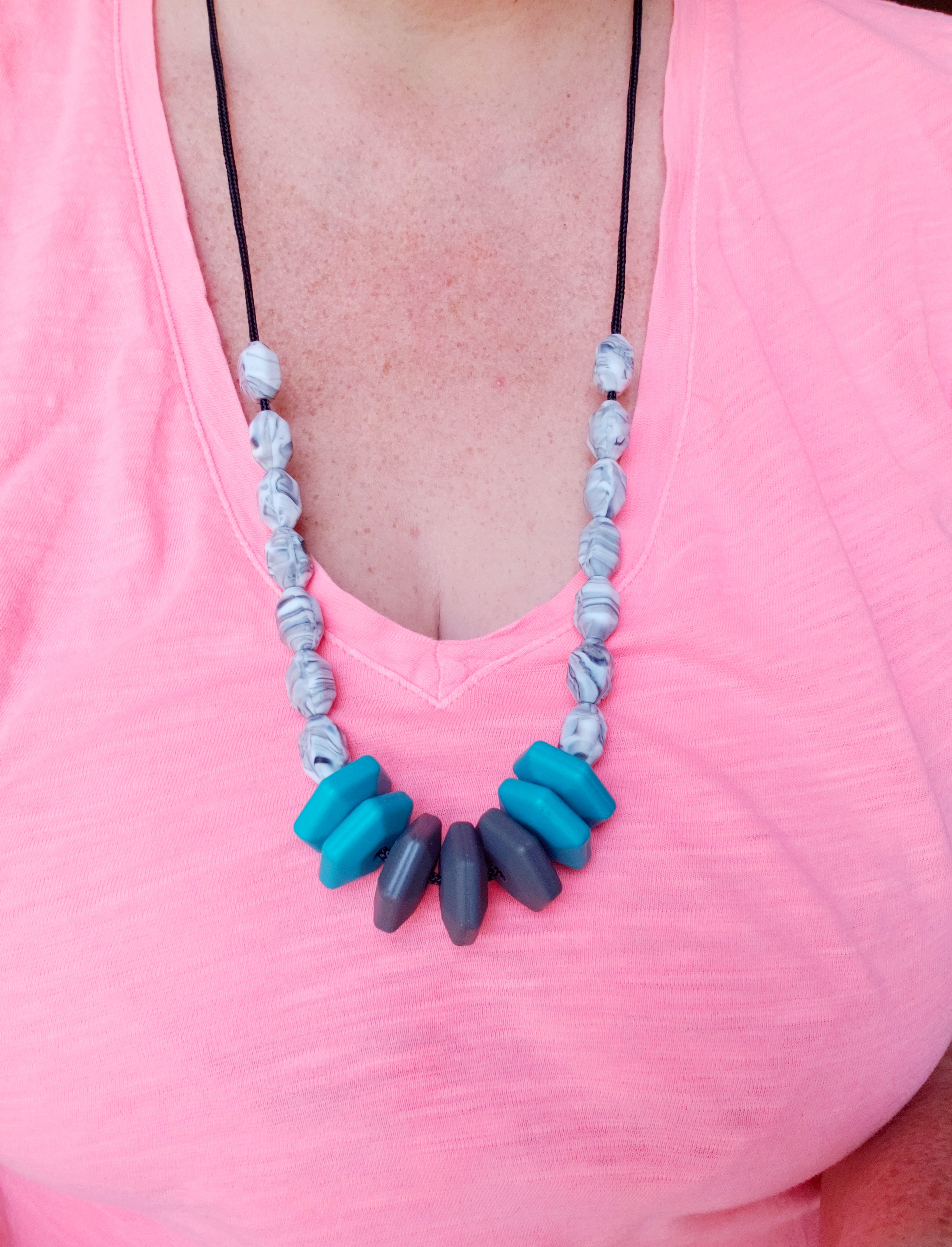 Fashionable Yet Practical Teething Silicone Necklaces for Baby and Mom